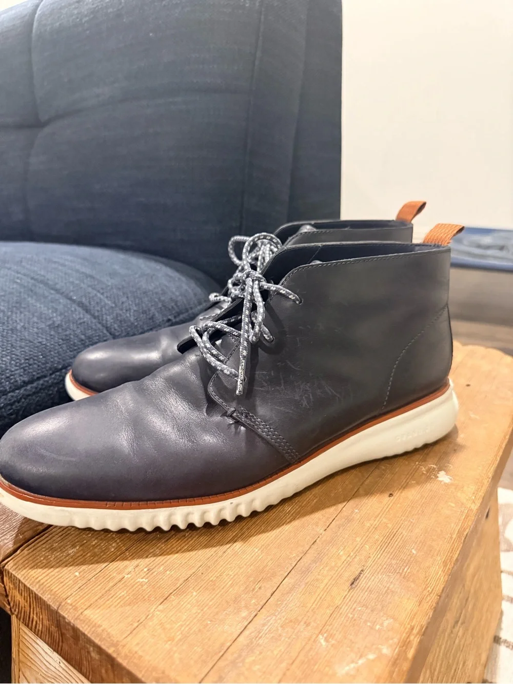 Cole Haan Men’s Navy Leather Chukka Boots with White Sole Size 8.5